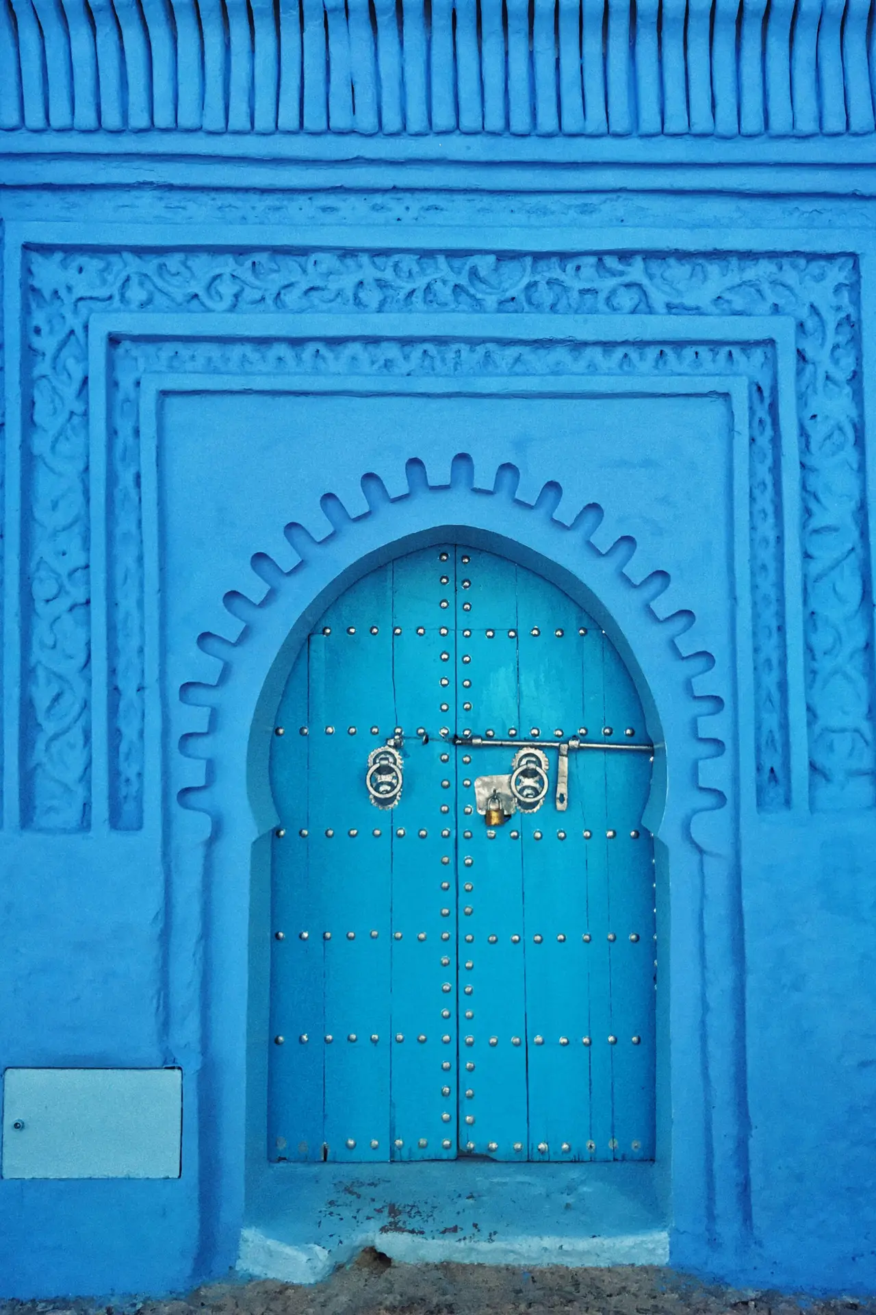 med rak concierge blue moroccan city